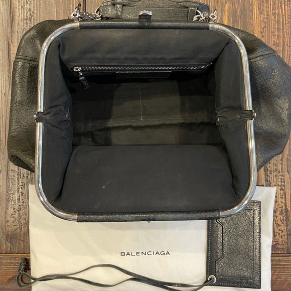 Balenciaga Bag - Black Leather with Chain - Picture 2 of 16
